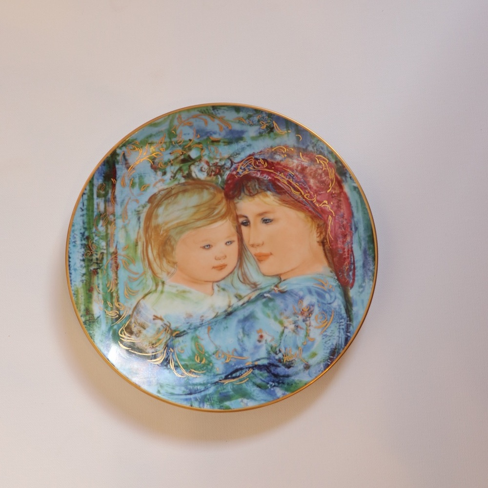 Edwin Knowles Collection plates. Mothers Day Plate